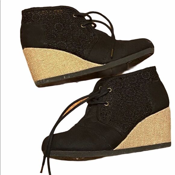 Bob’s From Skechers   - Picture 1 of 7